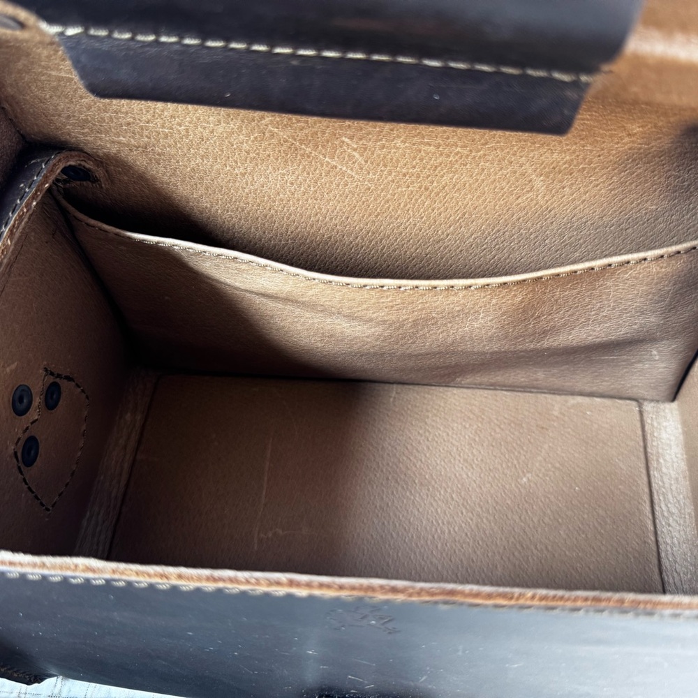 Classic Walnut Leather Messenger Bag - Picture 13 of 16